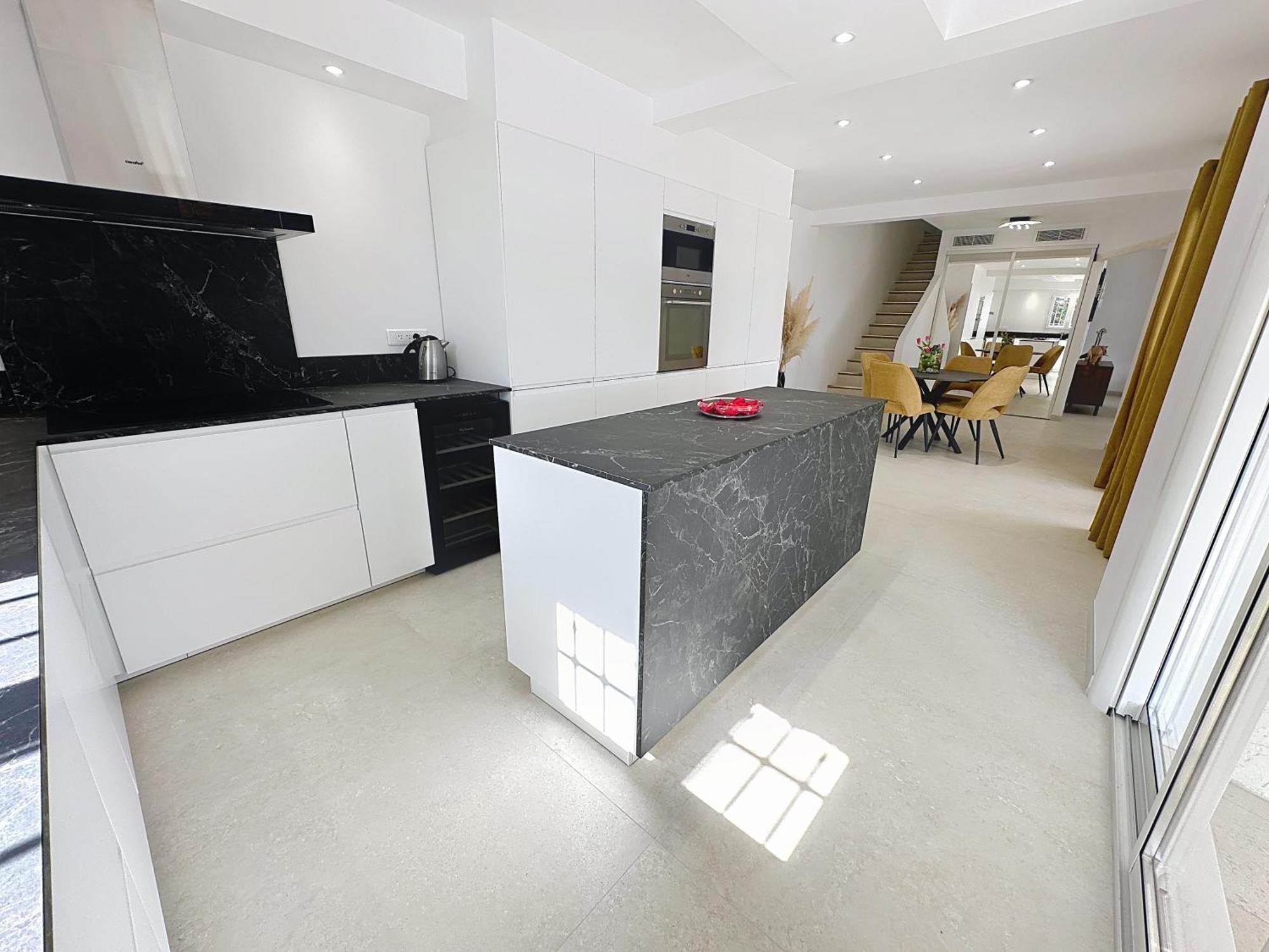 3 Bedrooms Villa Near Cannes - Pool & Jacuzzi - Sea View Mandelieu Dış mekan fotoğraf