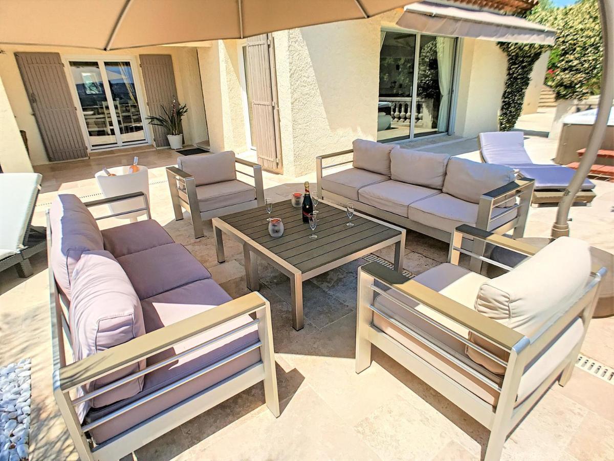 3 Bedrooms Villa Near Cannes - Pool & Jacuzzi - Sea View Mandelieu Dış mekan fotoğraf