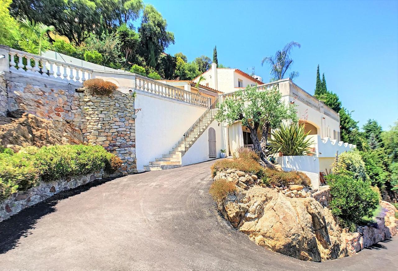 3 Bedrooms Villa Near Cannes - Pool & Jacuzzi - Sea View Mandelieu Dış mekan fotoğraf